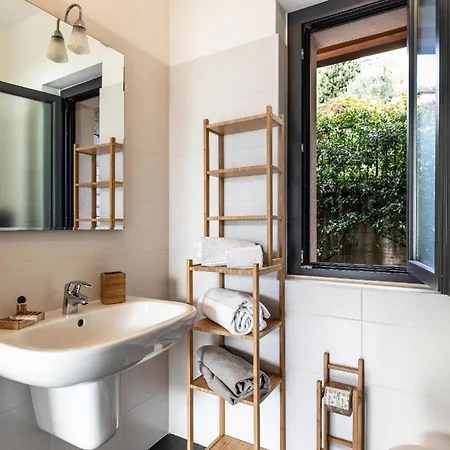 Apartment Glicine